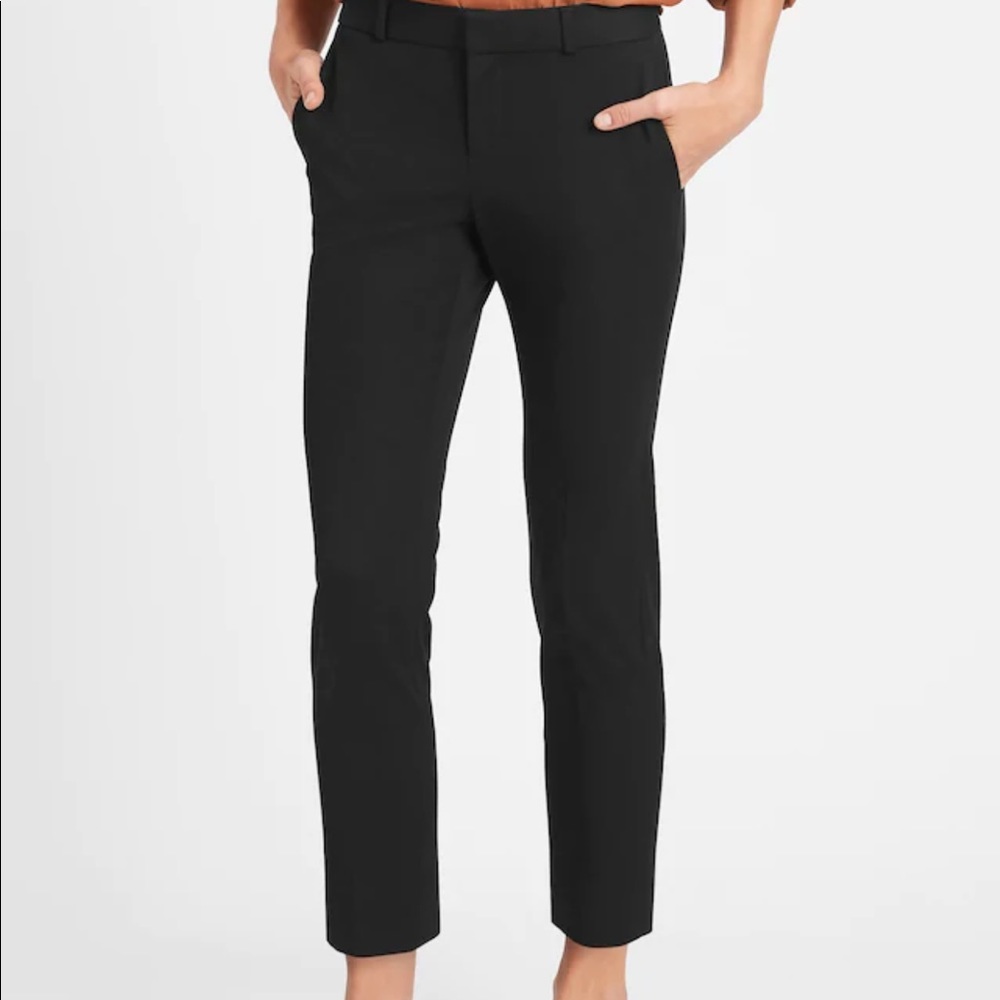 Banana Republic Avery Straight-Fit in Black (NWT)